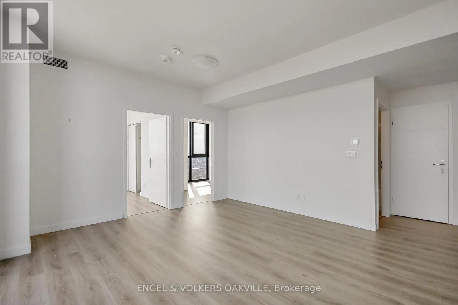 3914 - 60 FREDERICK STREET