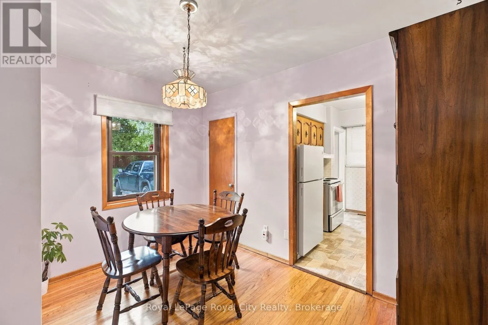 166 VICTORIA ROAD N