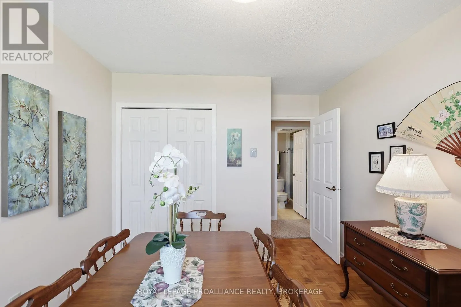 806 - 2 MOWAT AVENUE #806