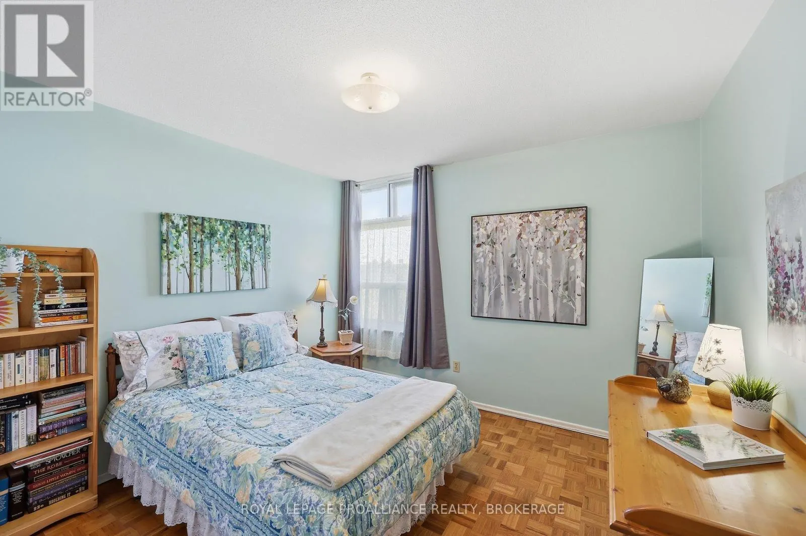 806 - 2 MOWAT AVENUE #806