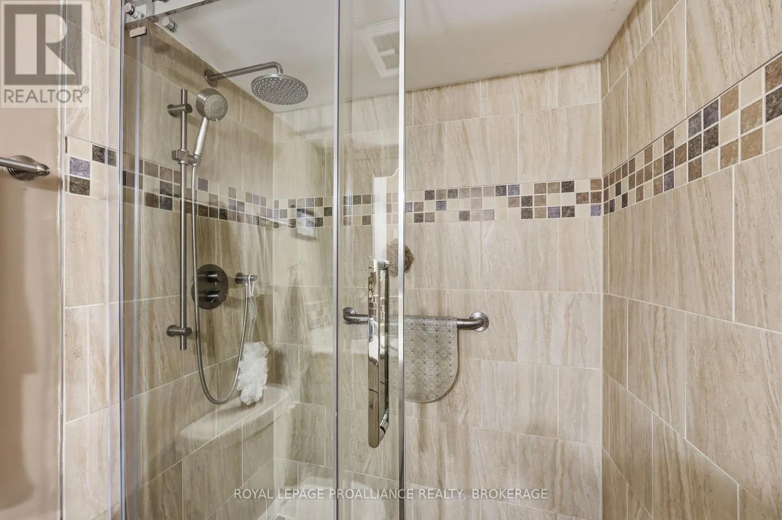 806 - 2 MOWAT AVENUE #806
