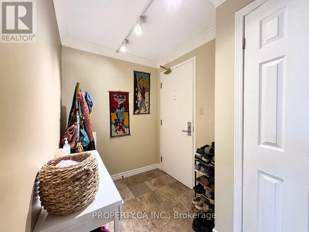 4A - 67 CAROLINE STREET S