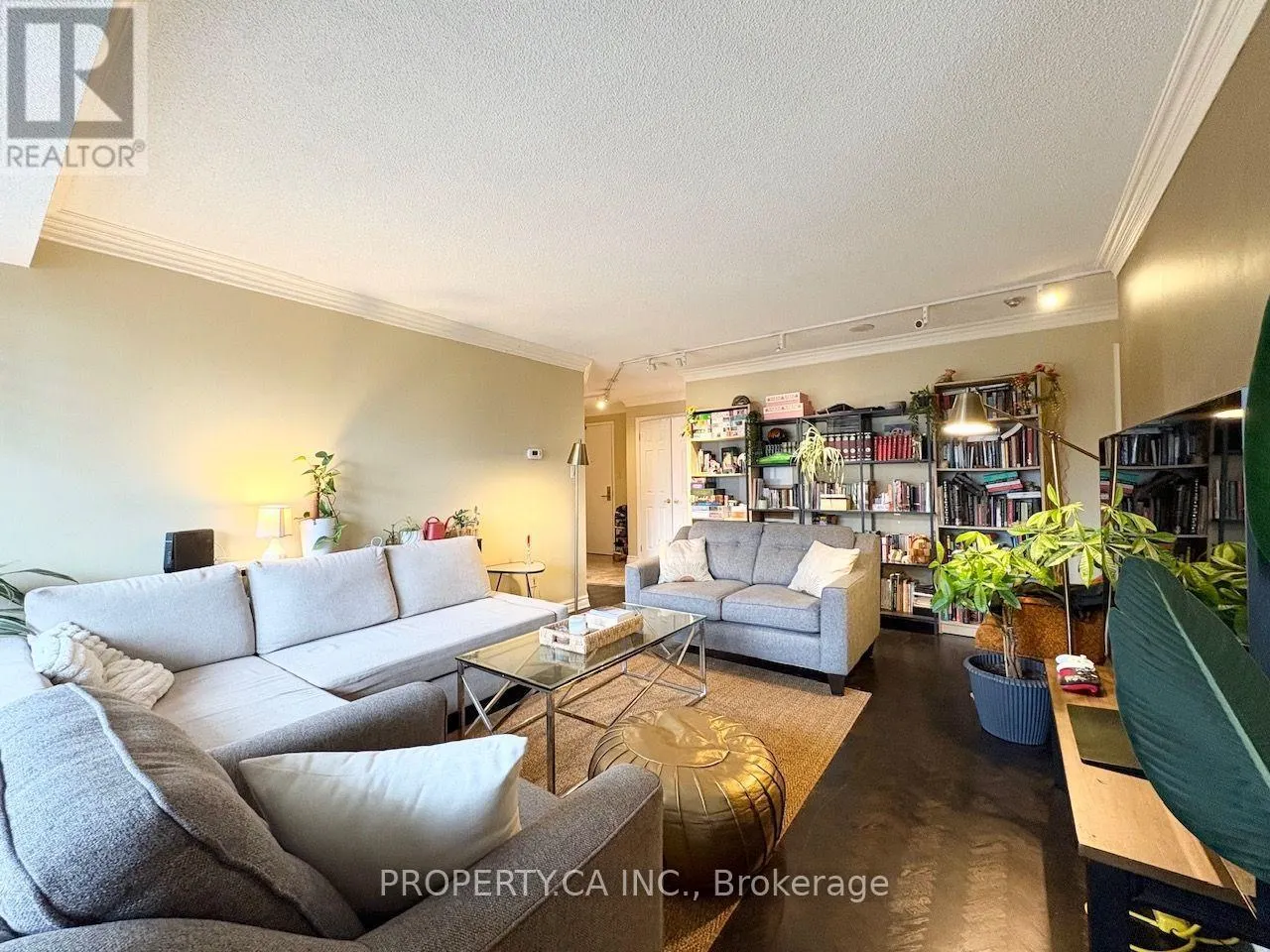 4A - 67 CAROLINE STREET S