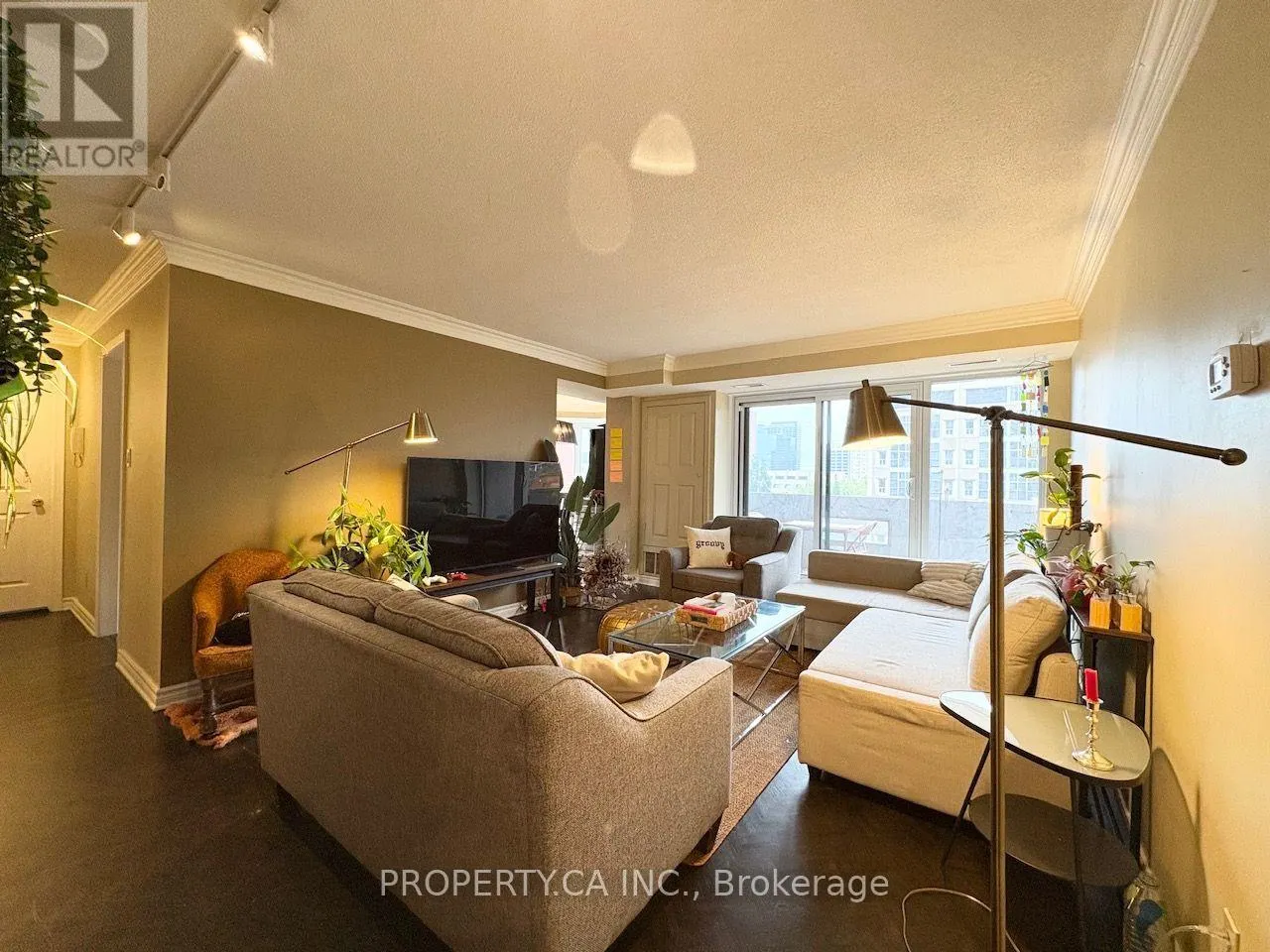 4A - 67 CAROLINE STREET S