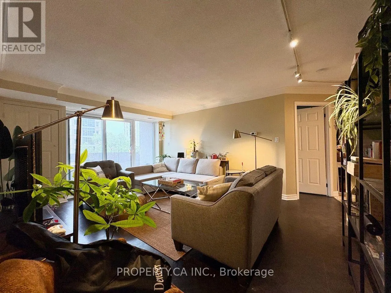 4A - 67 CAROLINE STREET S