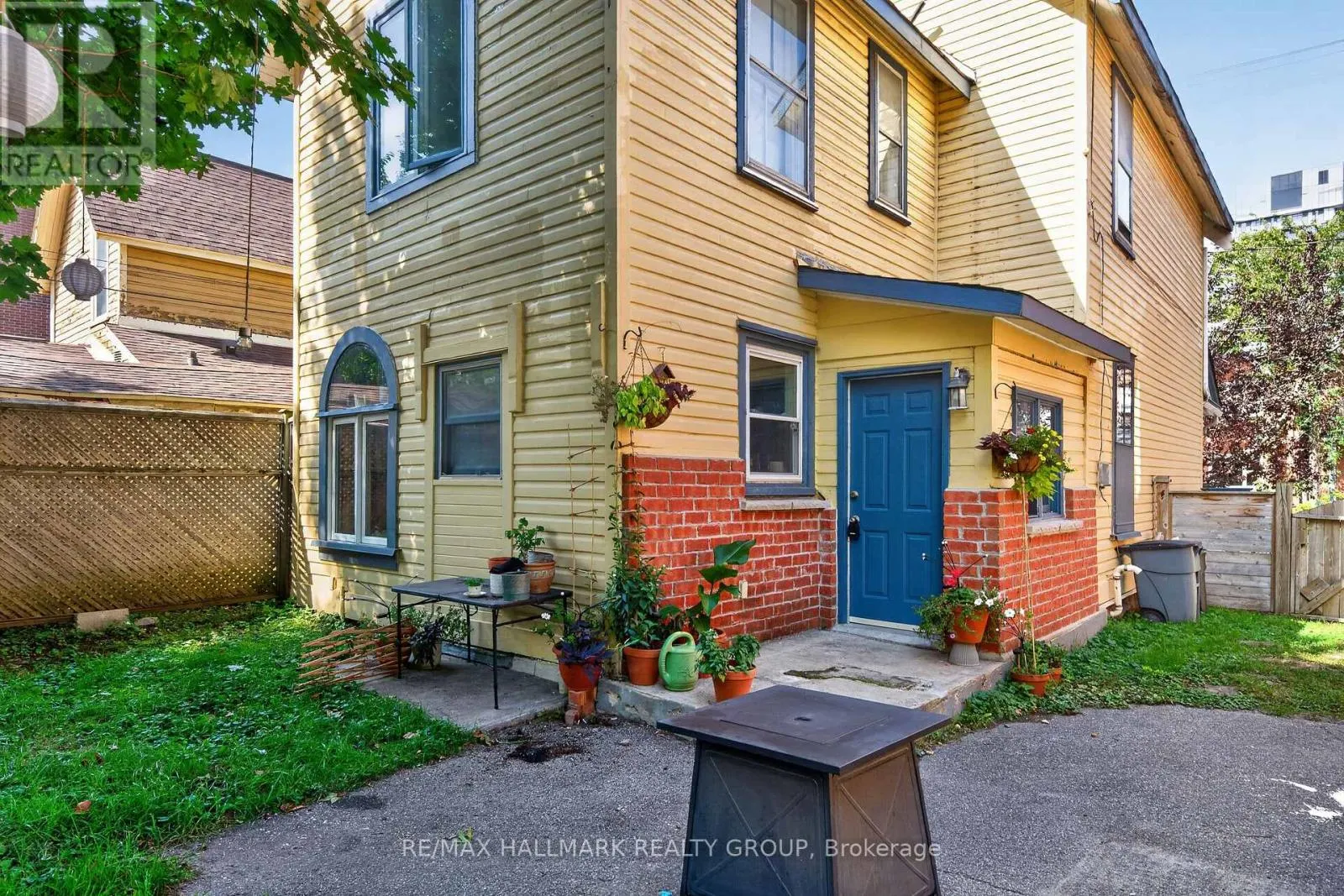 182 PRETORIA AVENUE
