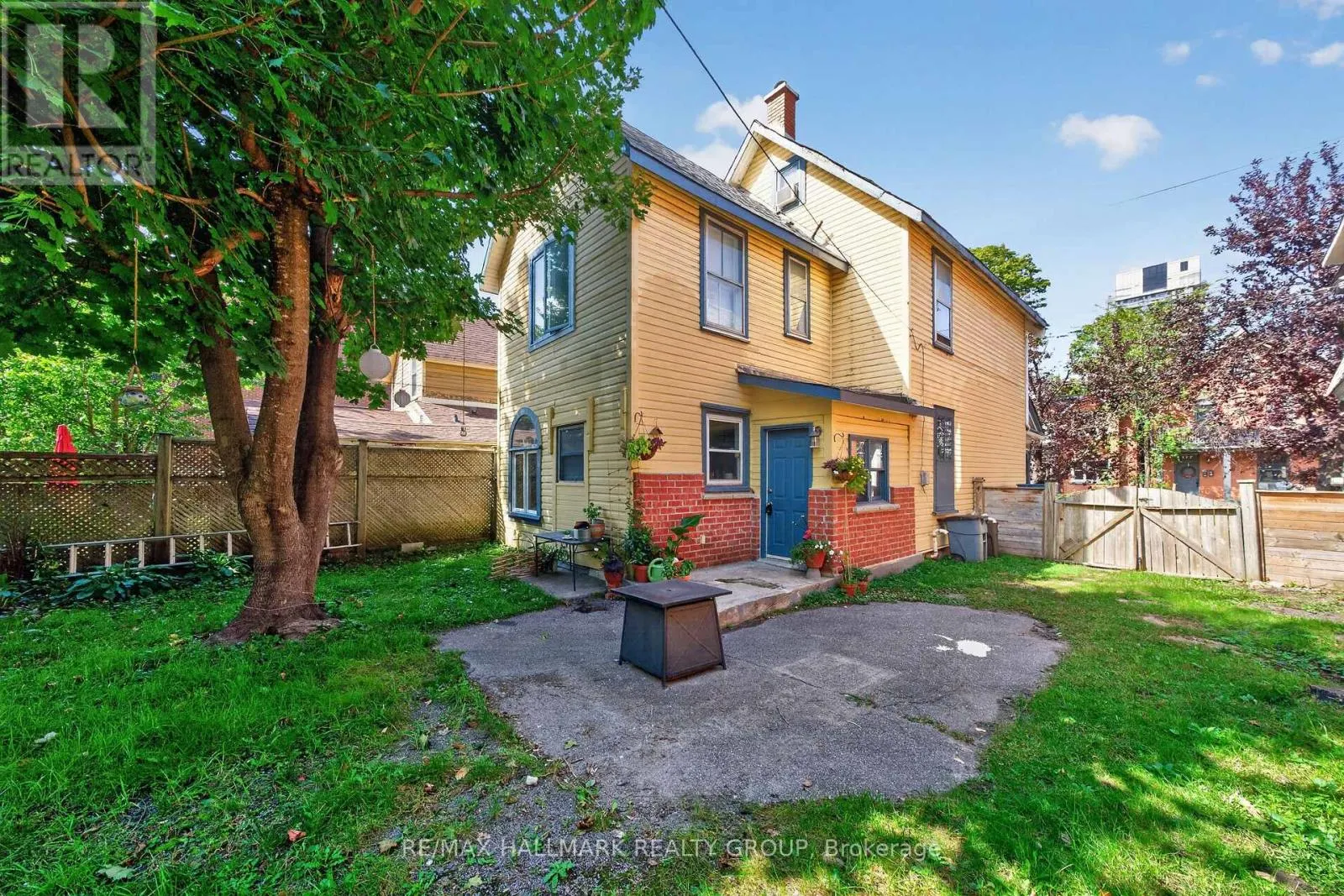 182 PRETORIA AVENUE