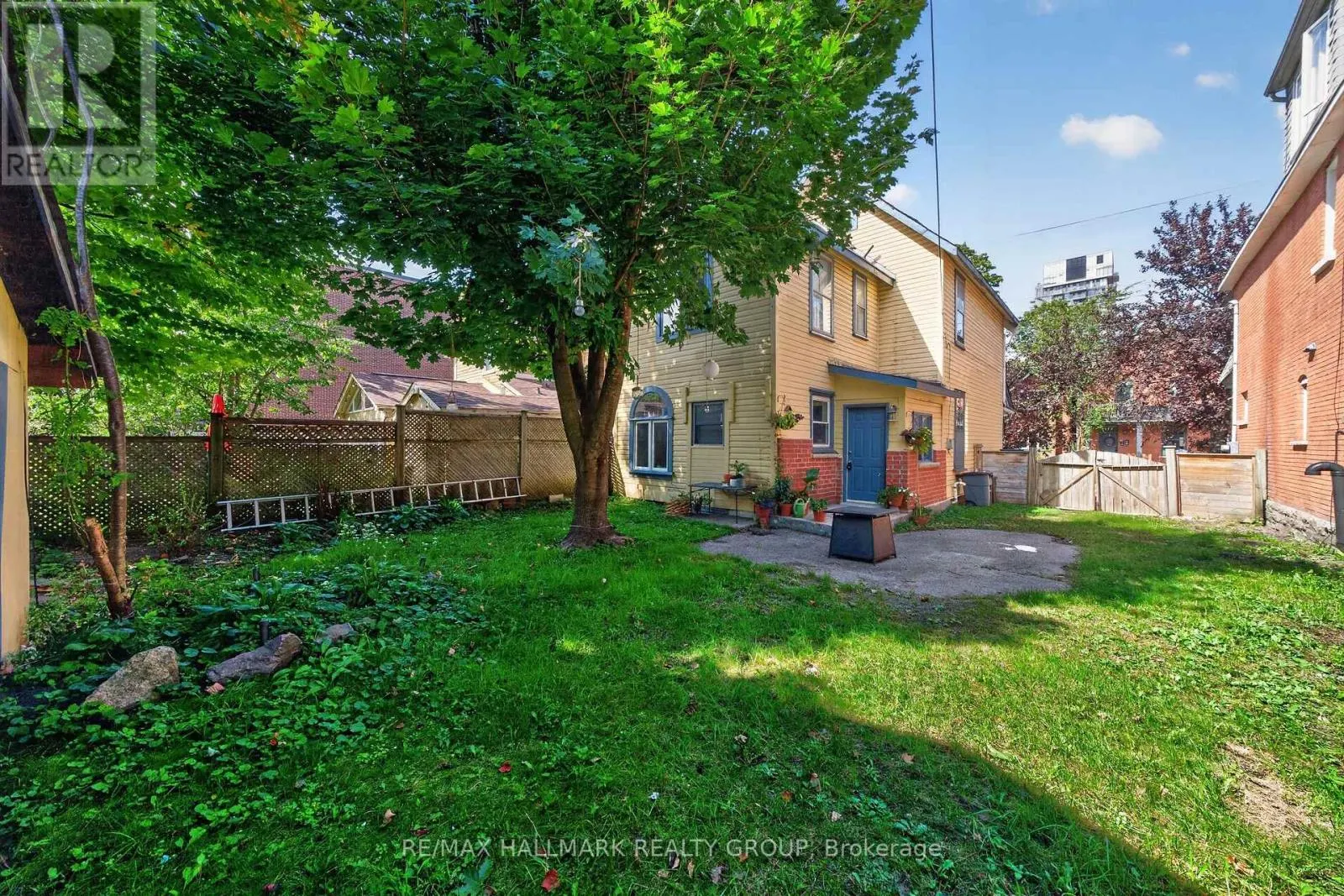 182 PRETORIA AVENUE