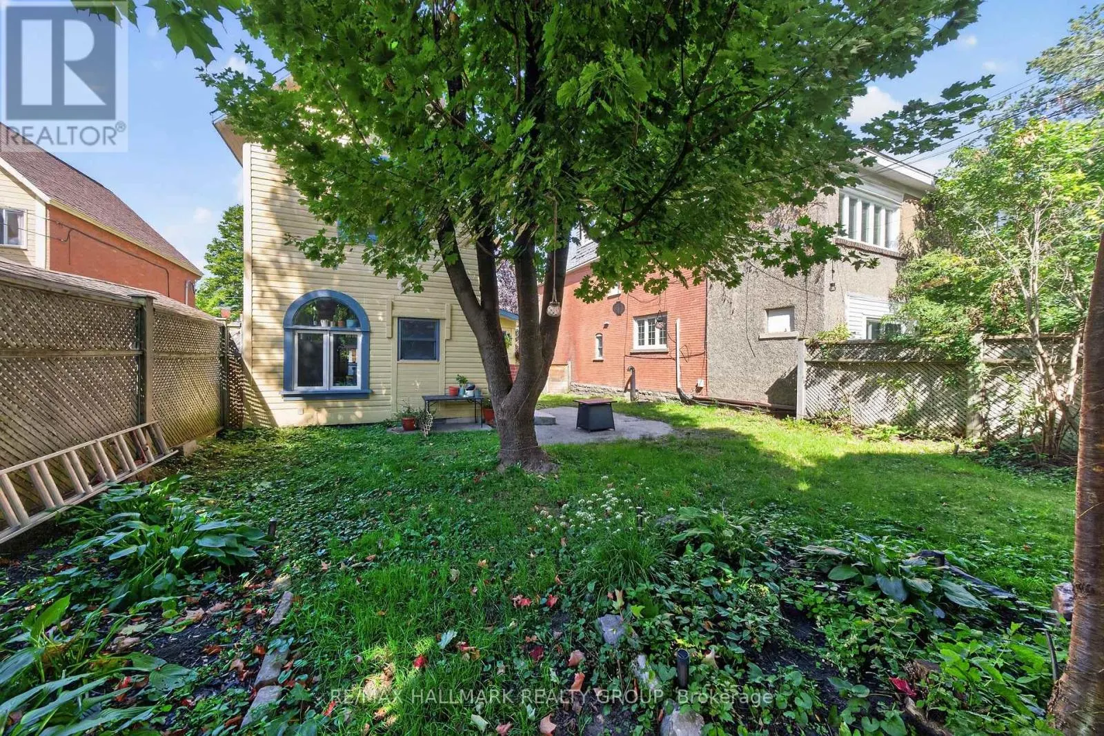 182 PRETORIA AVENUE
