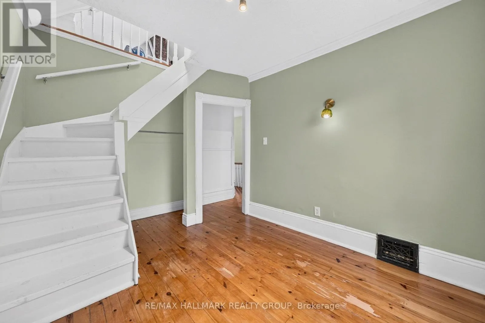 182 PRETORIA AVENUE
