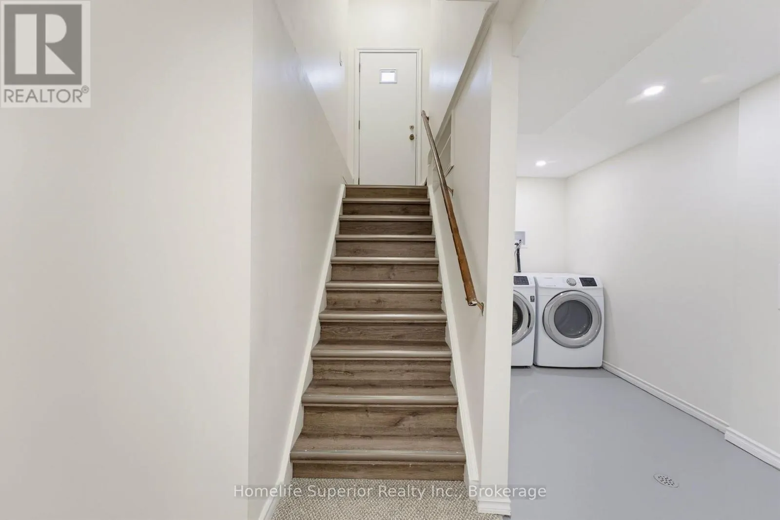 41 WILTSHIRE DRIVE N