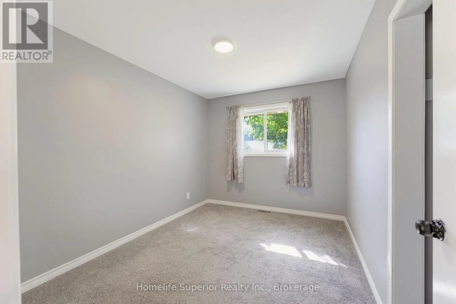 41 WILTSHIRE DRIVE N