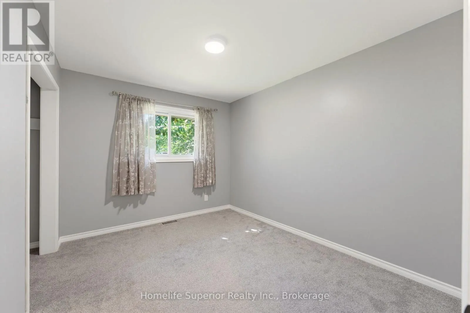 41 WILTSHIRE DRIVE N