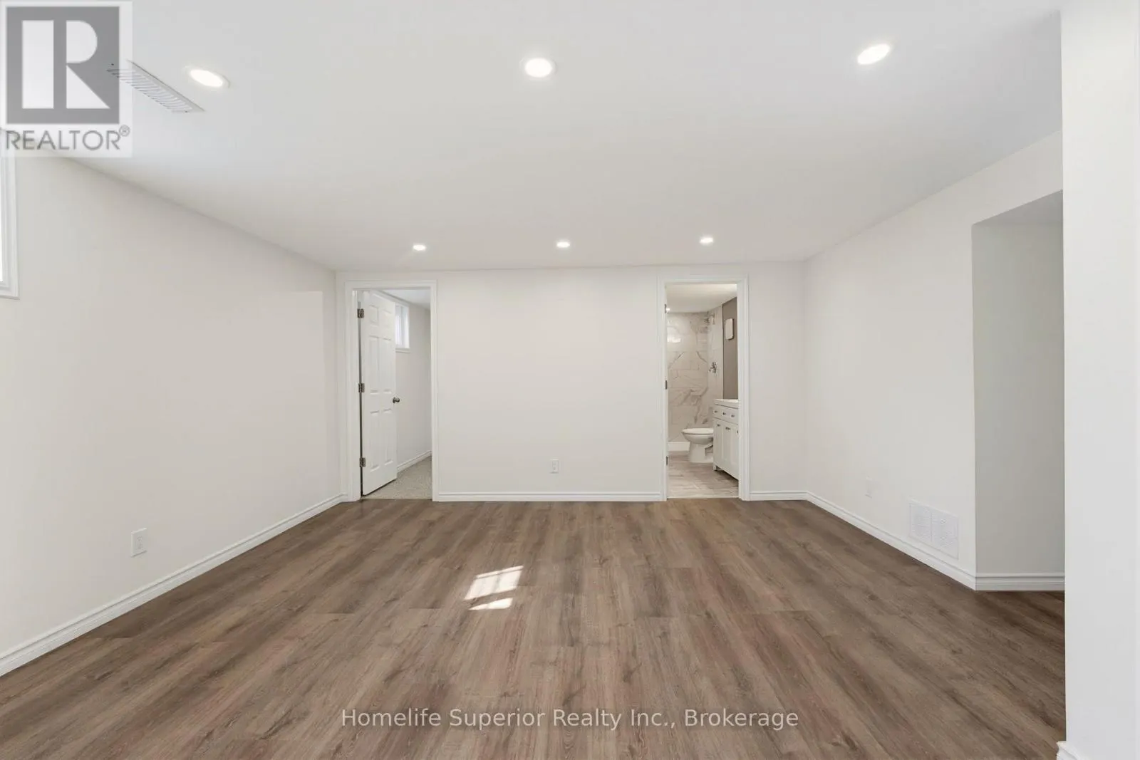 41 WILTSHIRE DRIVE N