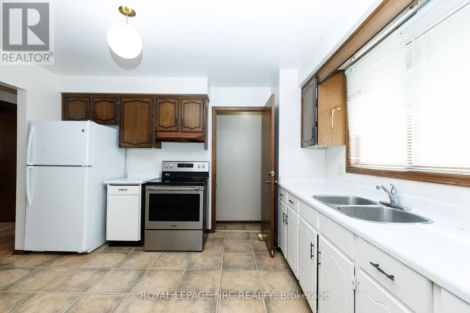 105 HILLVIEW ROAD