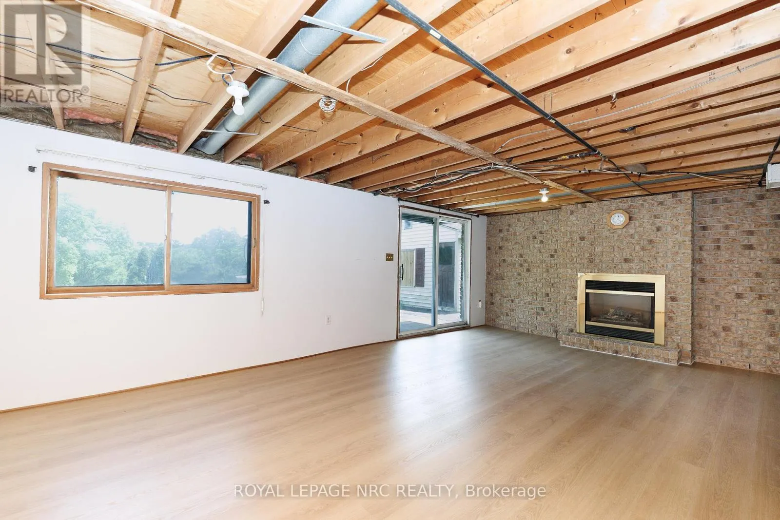 105 HILLVIEW ROAD