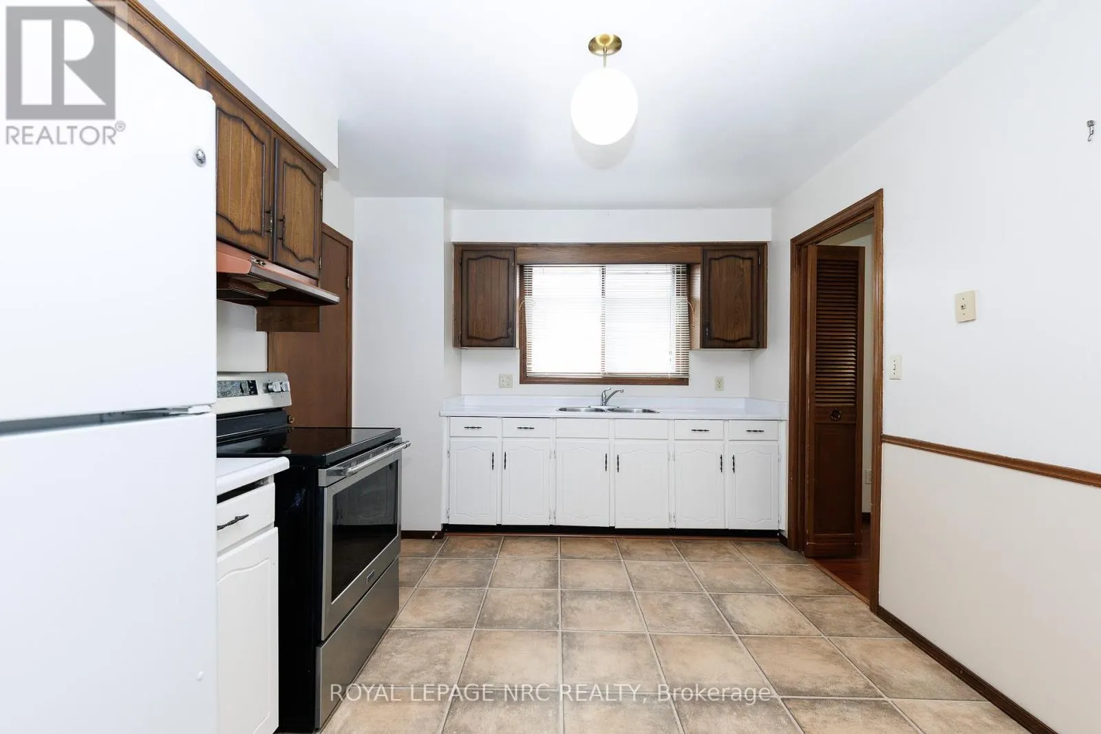 105 HILLVIEW ROAD