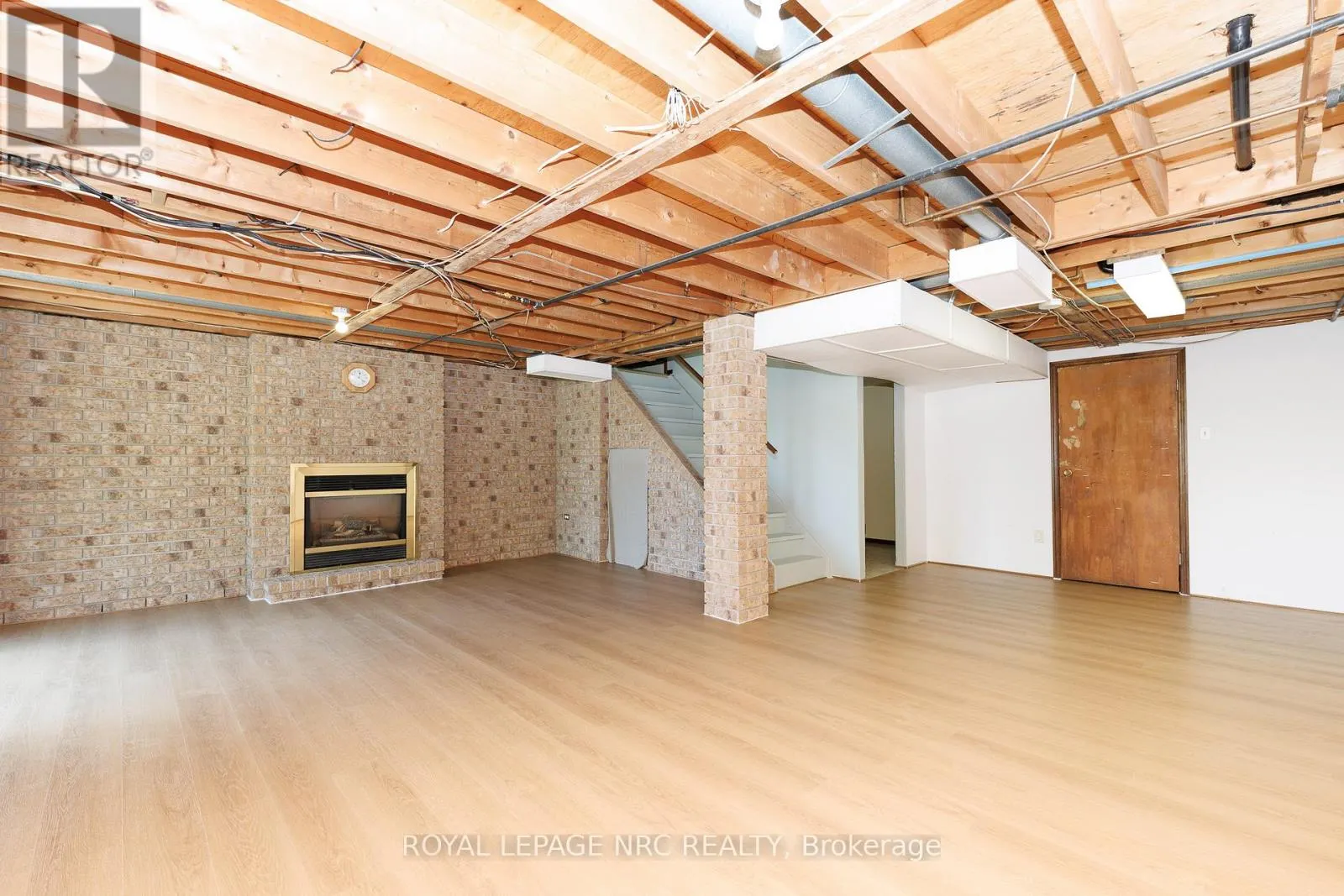 105 HILLVIEW ROAD