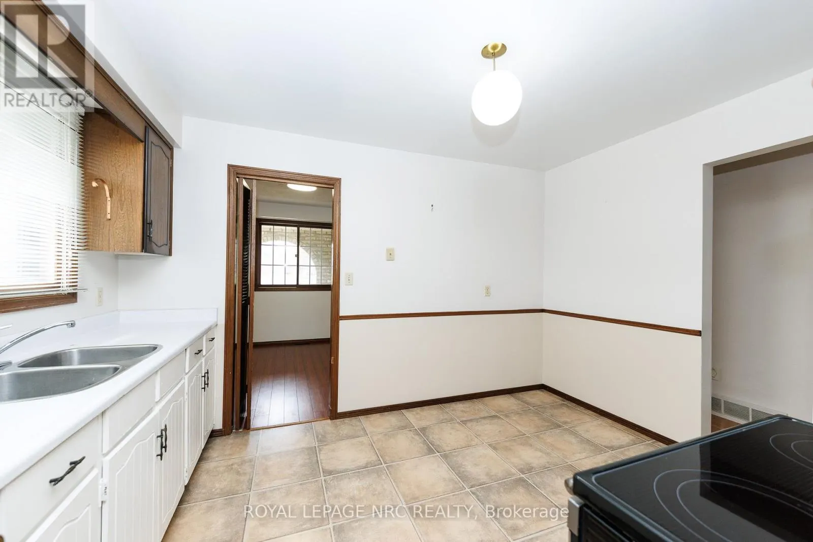 105 HILLVIEW ROAD