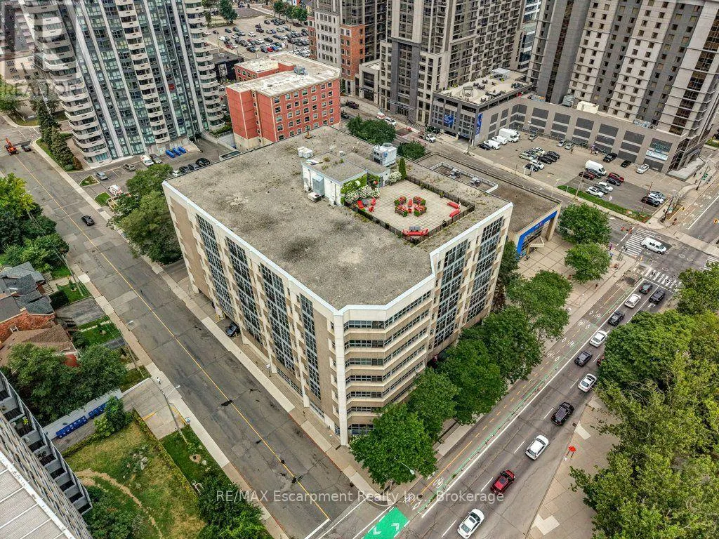 107 - 66 BAY STREET S #107