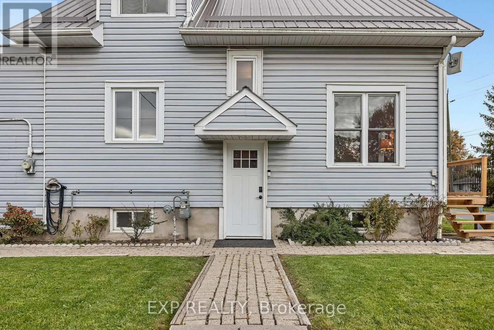 11505 QUEEN STREET