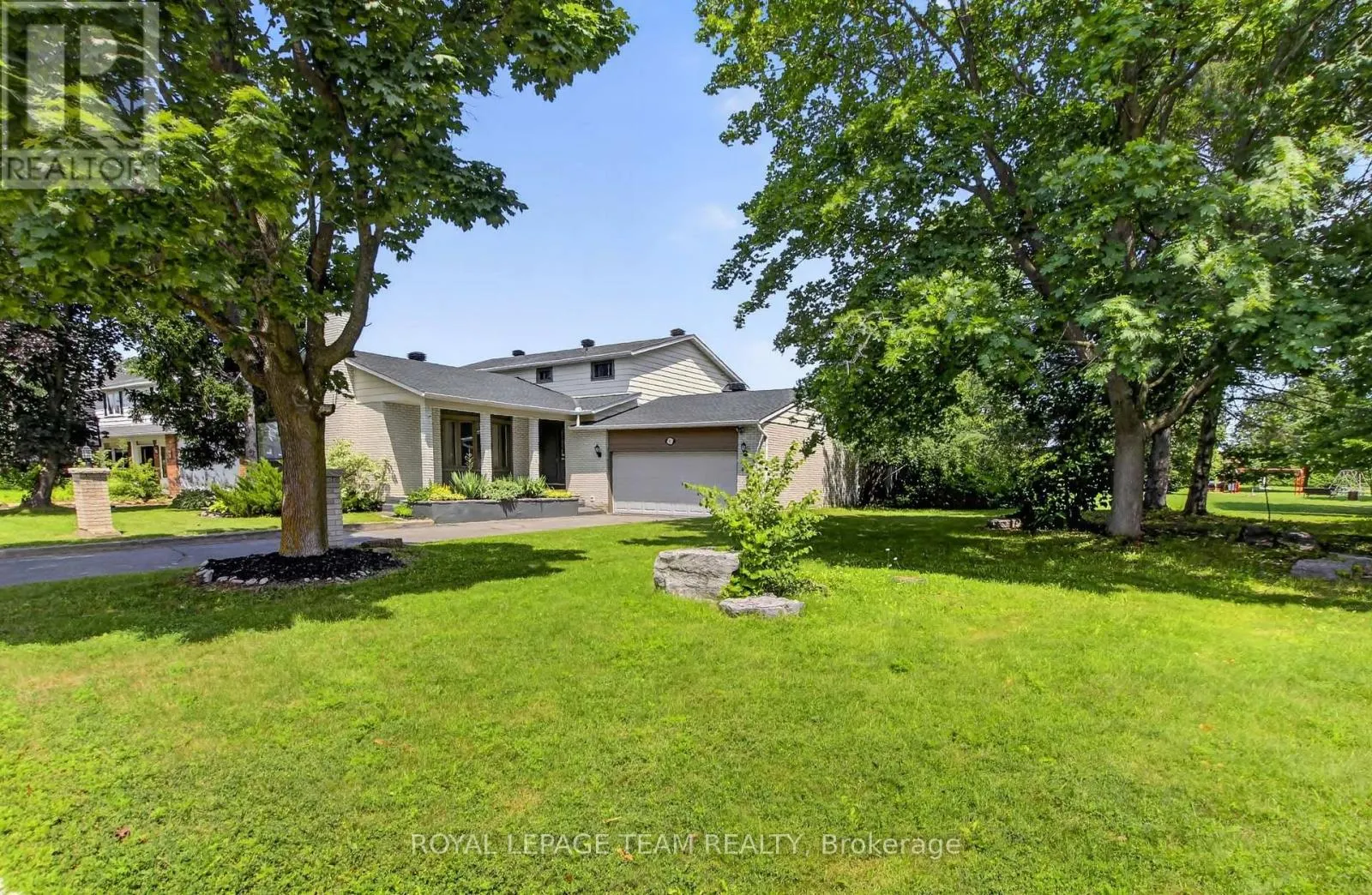 61 AMBERWOOD CRESCENT