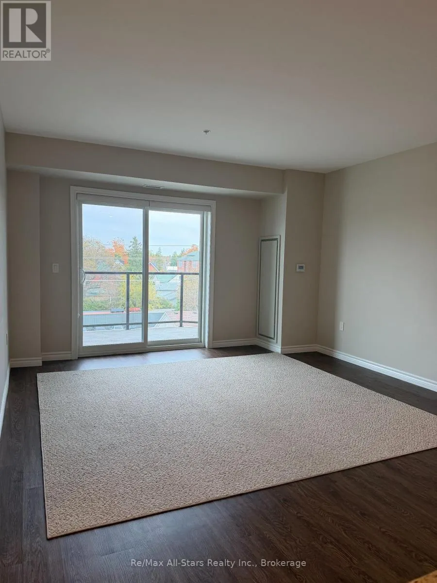 404 - 58 GLENELG STREET #404