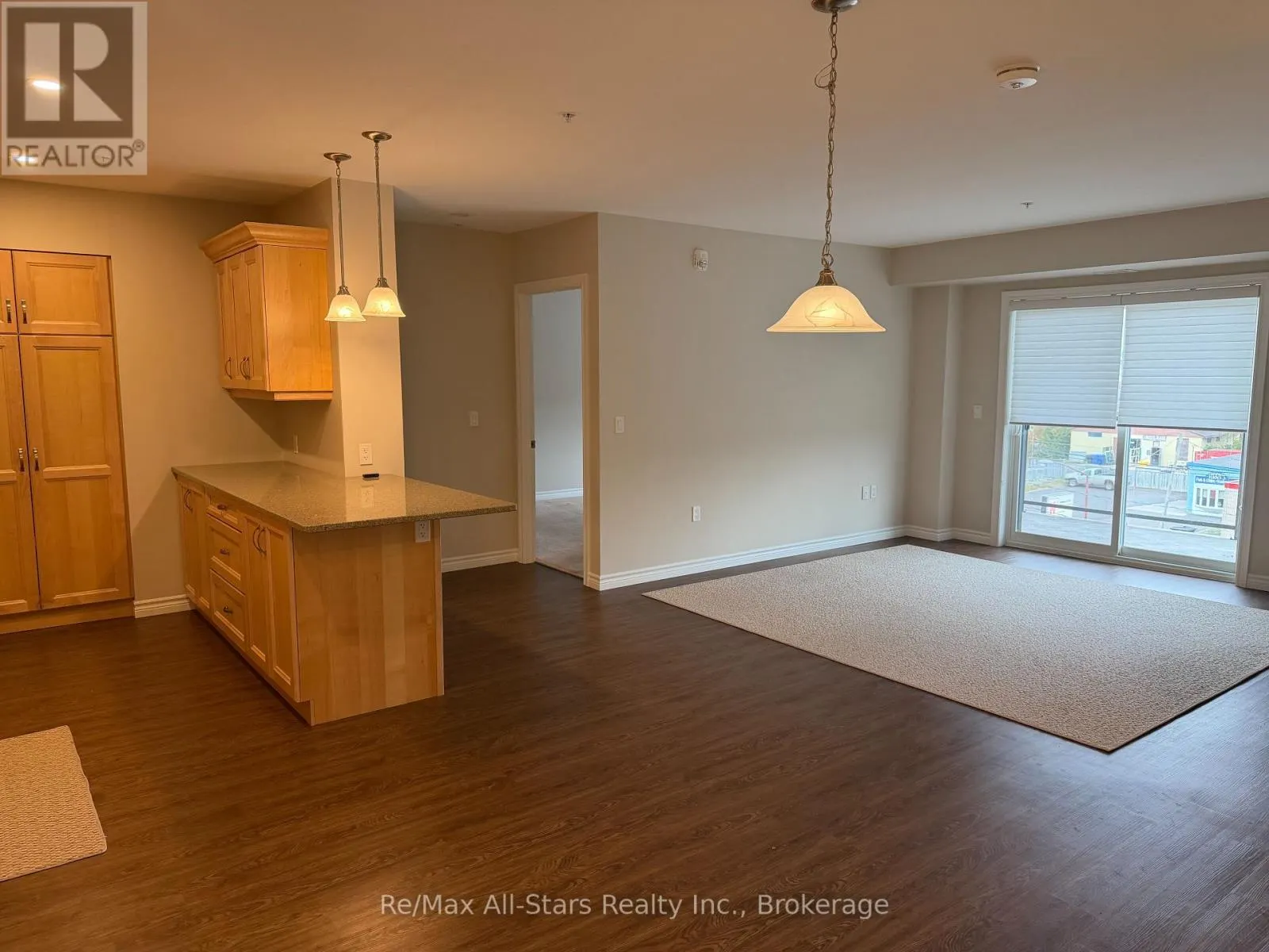 404 - 58 GLENELG STREET #404