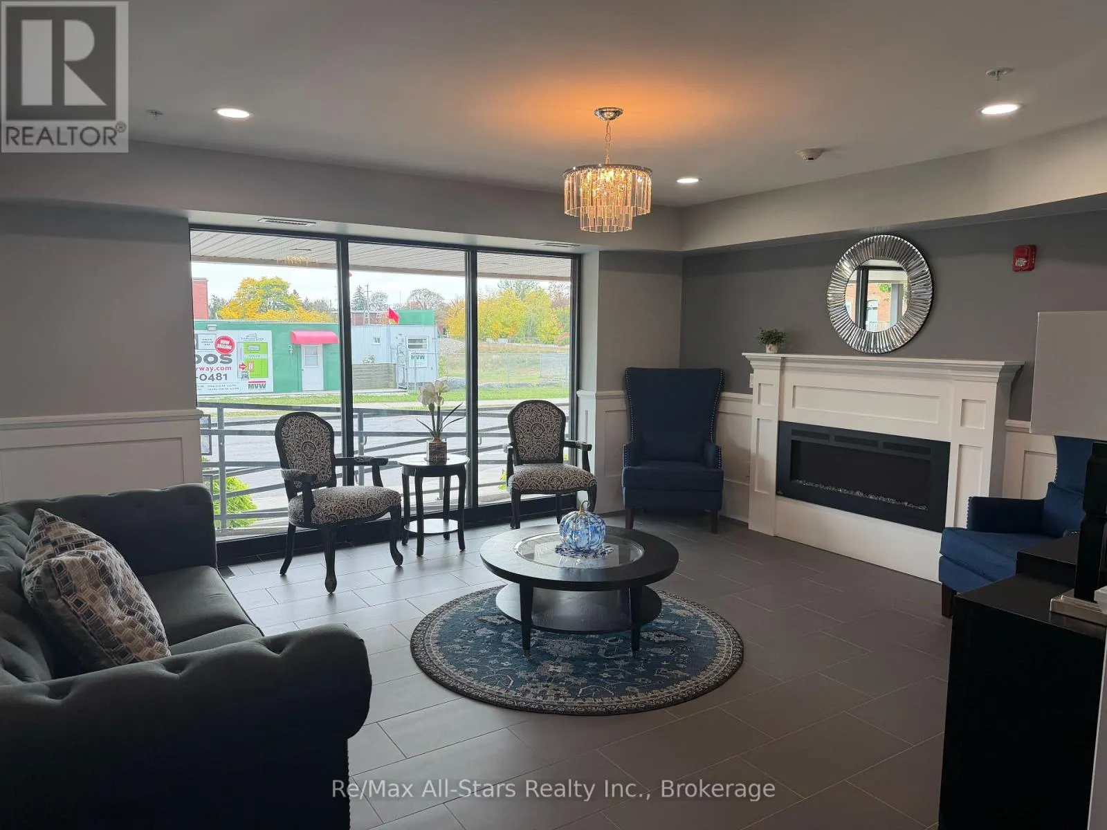 404 - 58 GLENELG STREET #404