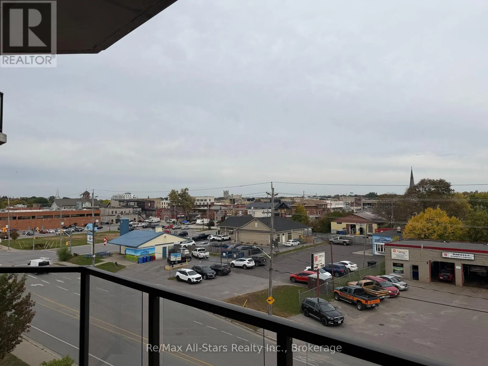 404 - 58 GLENELG STREET #404
