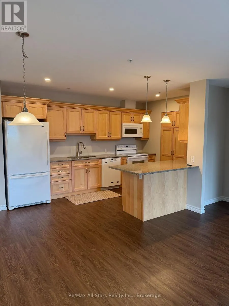 404 - 58 GLENELG STREET #404