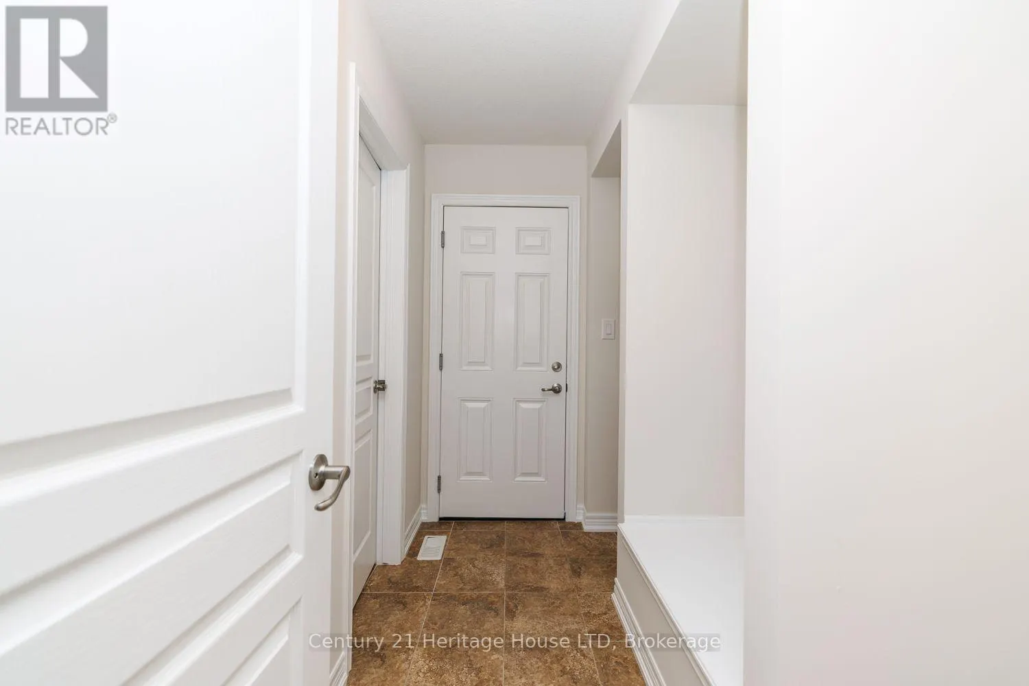 11 PHILMORI CRESCENT