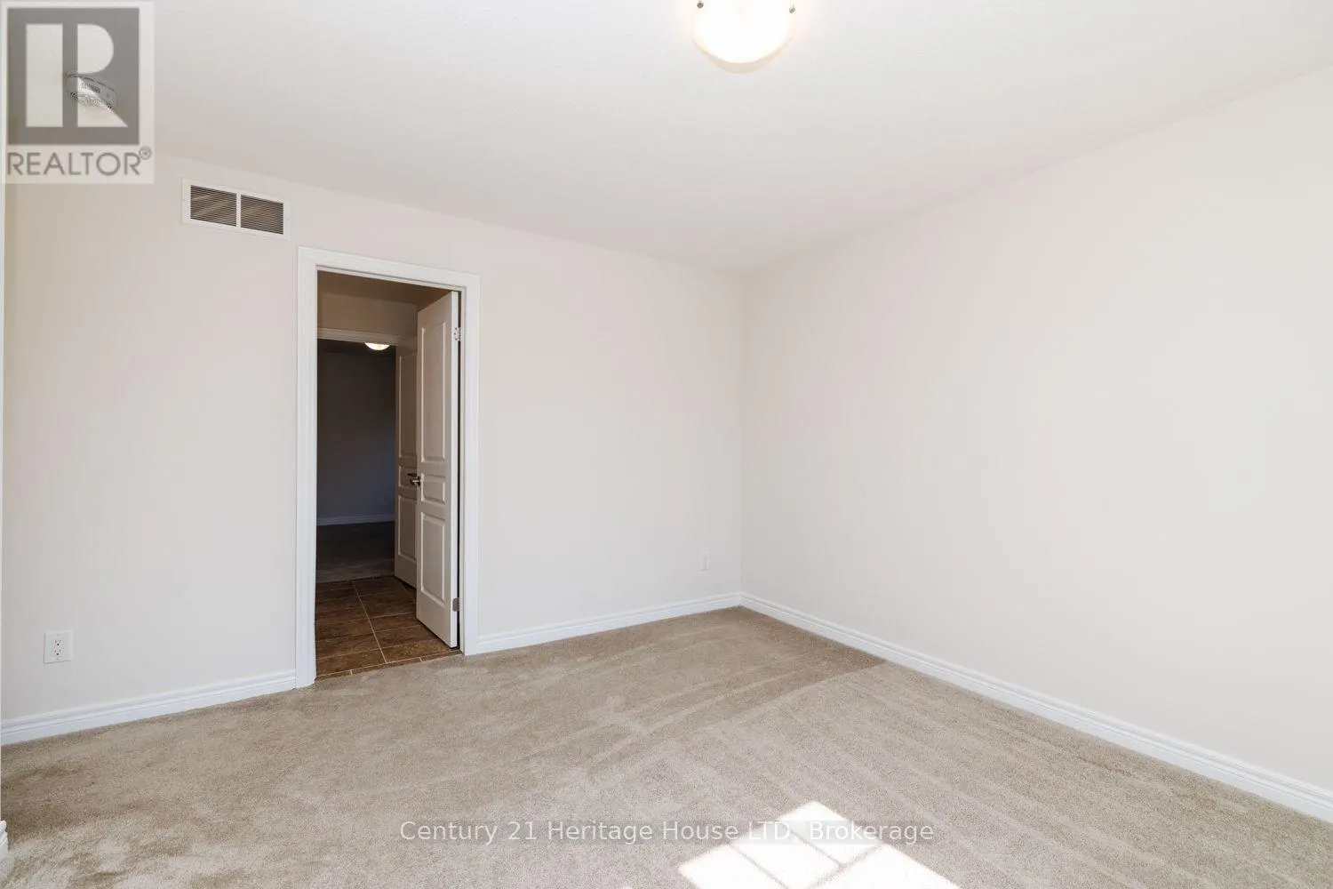 11 PHILMORI CRESCENT