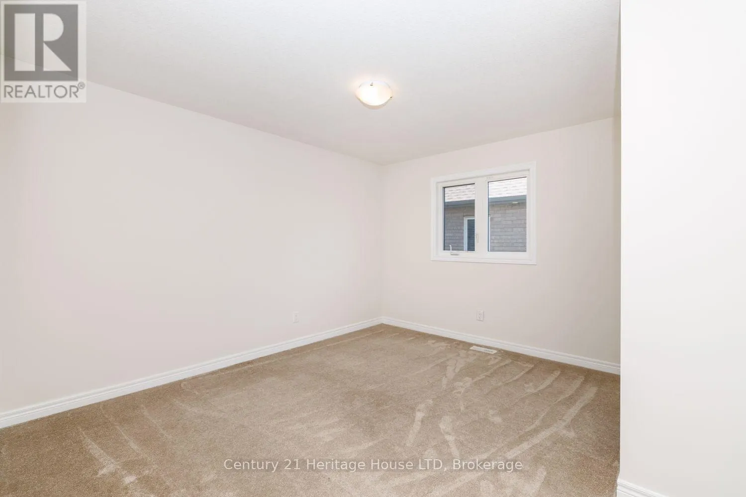 11 PHILMORI CRESCENT