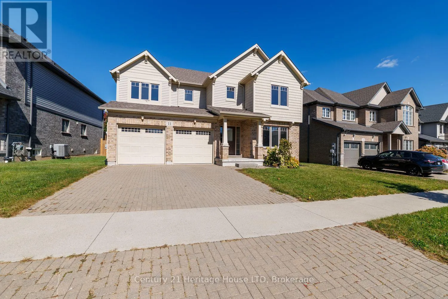 11 PHILMORI CRESCENT