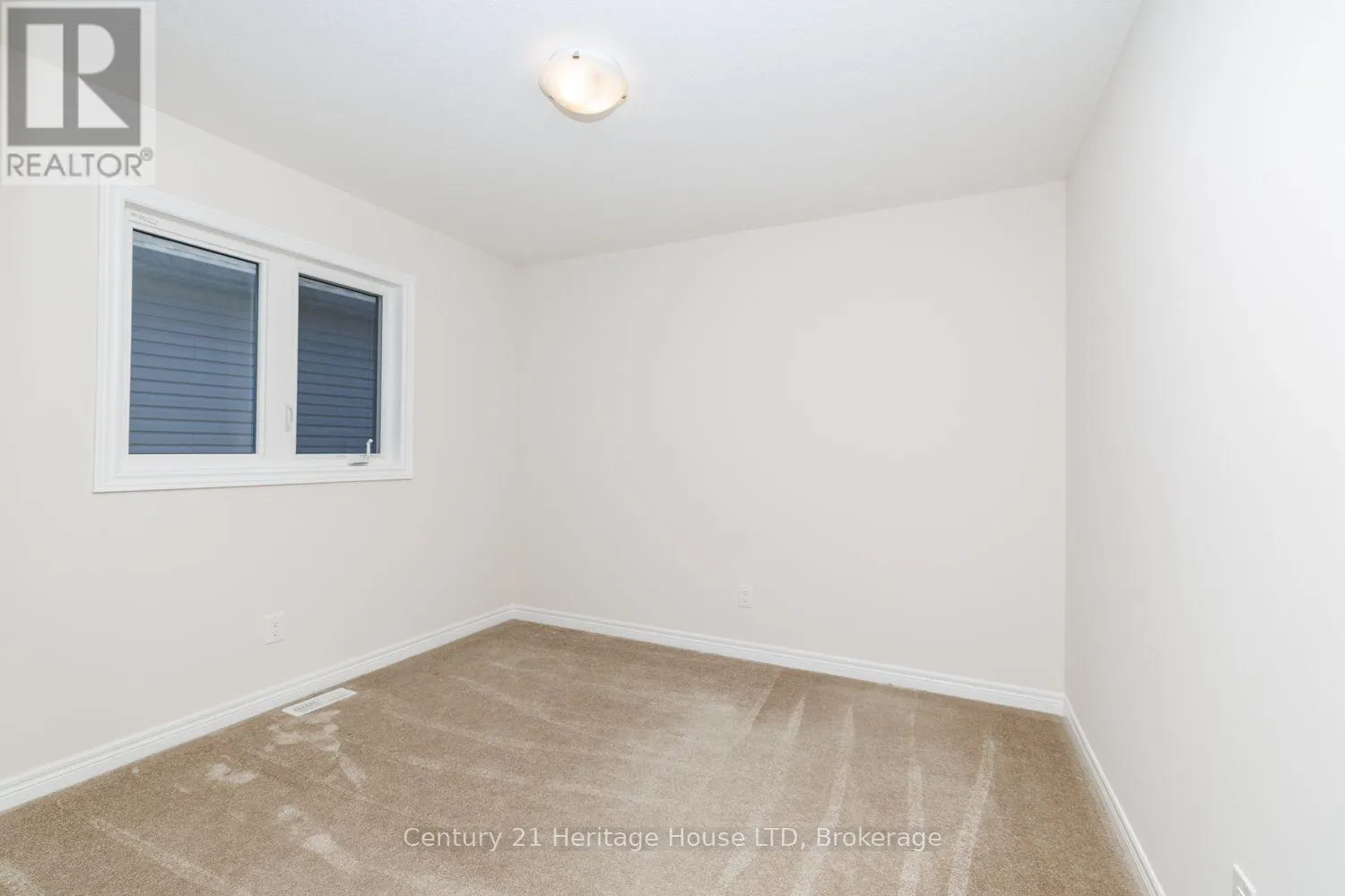11 PHILMORI CRESCENT