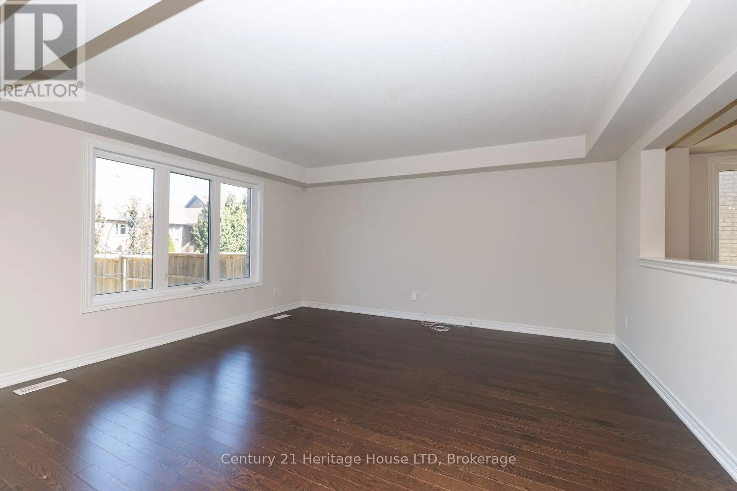 11 PHILMORI CRESCENT
