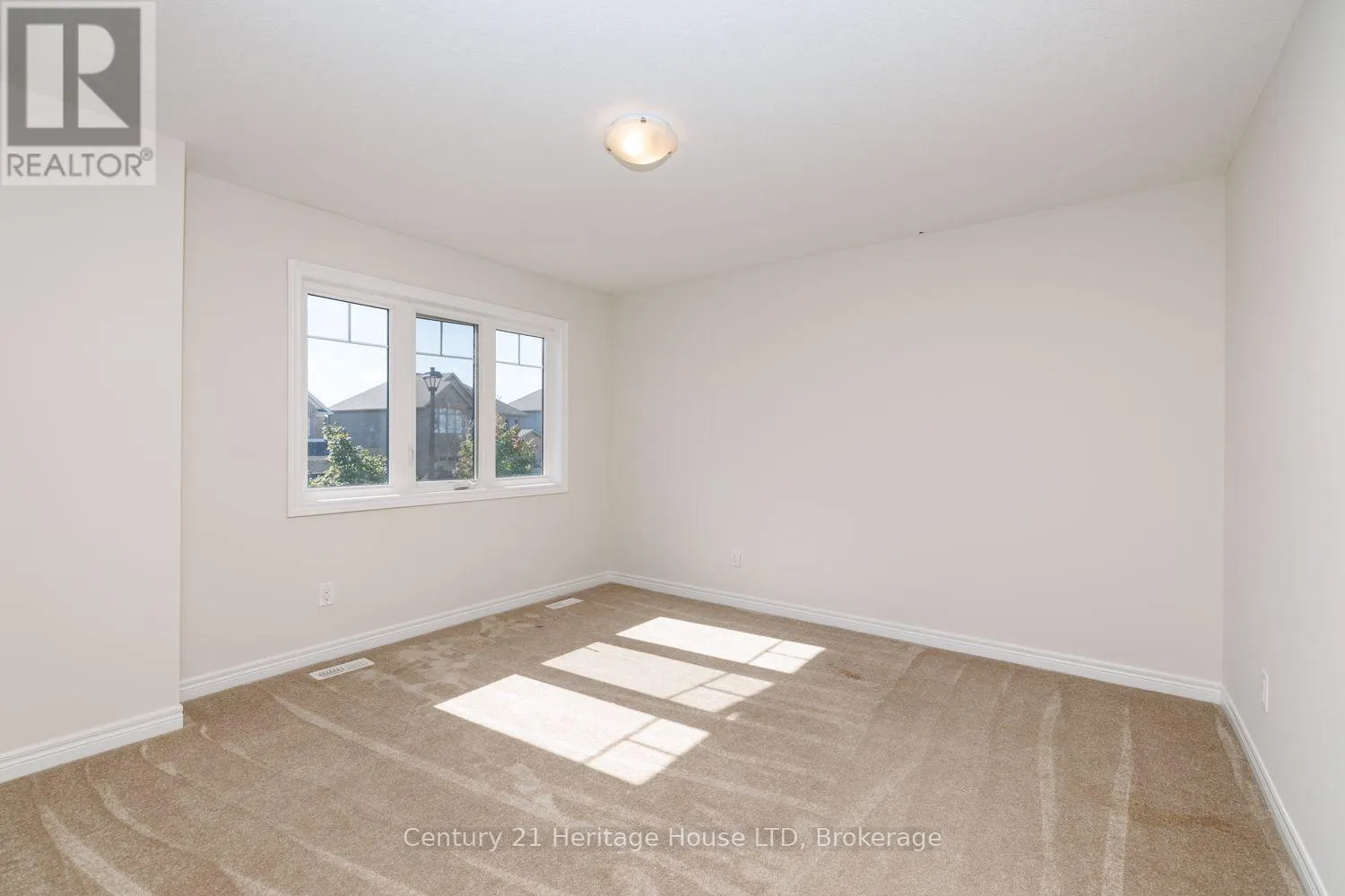11 PHILMORI CRESCENT