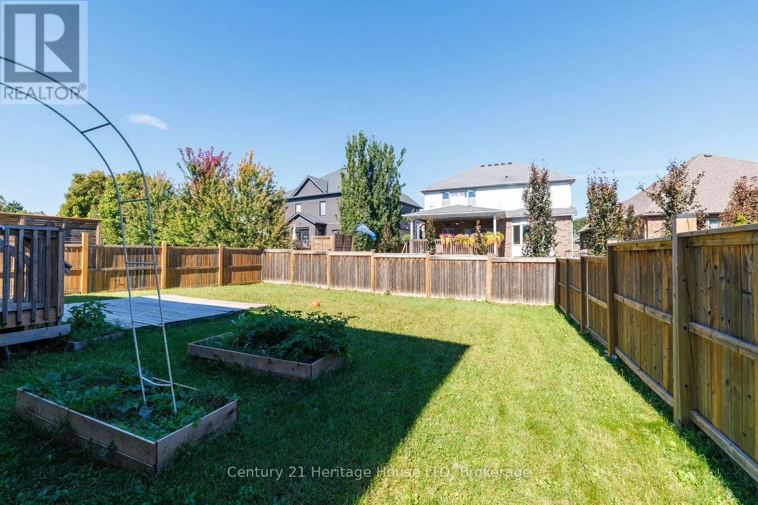 11 PHILMORI CRESCENT