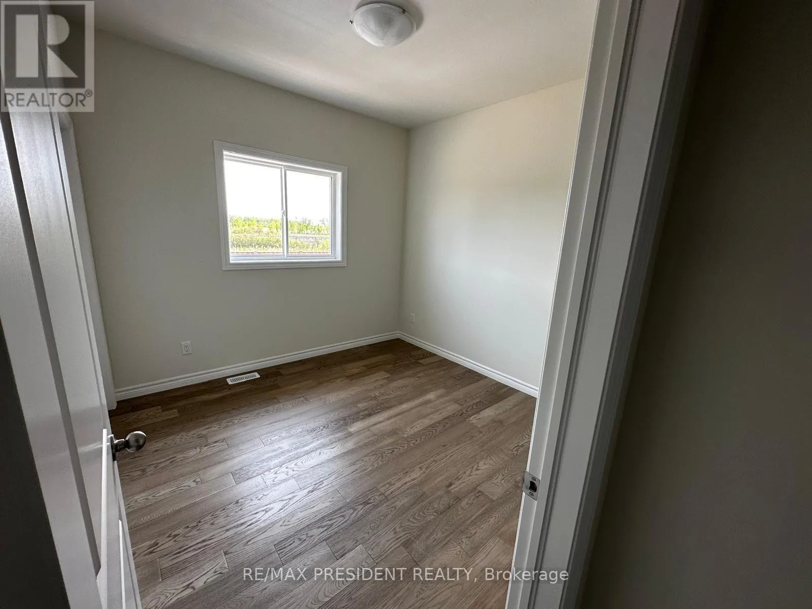 1075 ASPEN RIDGE CRESCENT