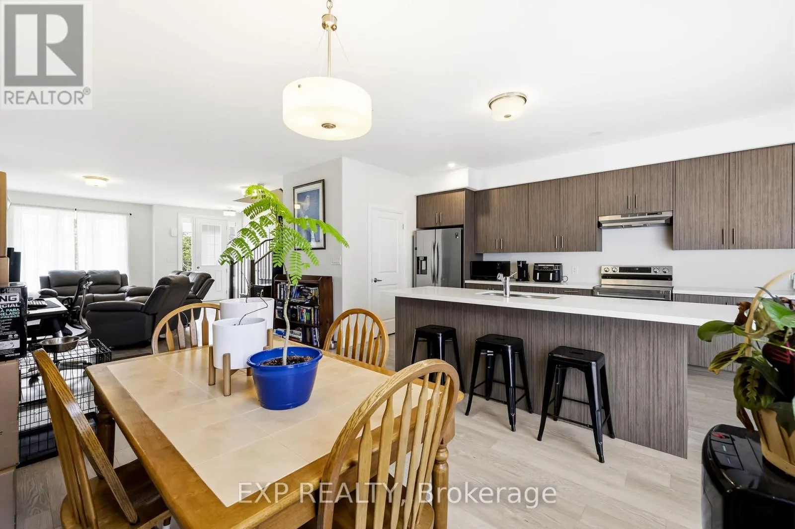 294 NOFTALL GARDENS