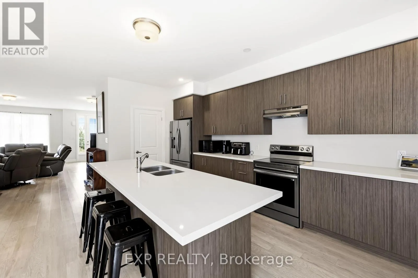 294 NOFTALL GARDENS