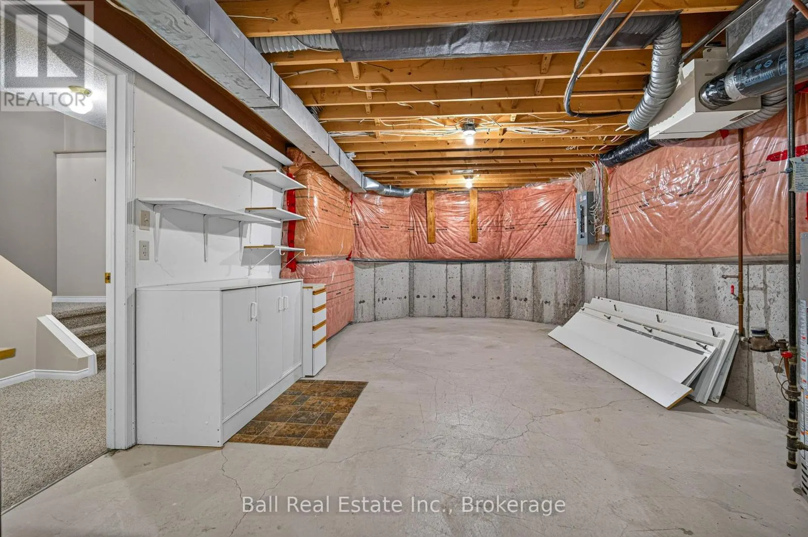 3 ELM COURT