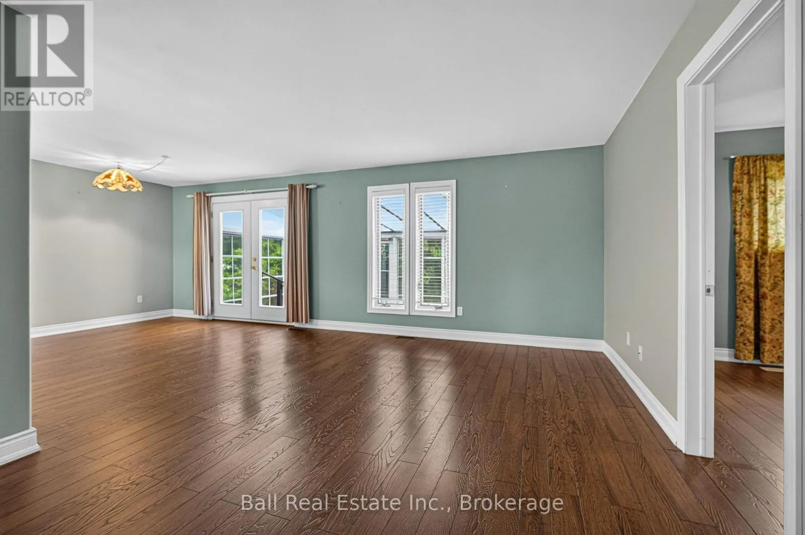 3 ELM COURT