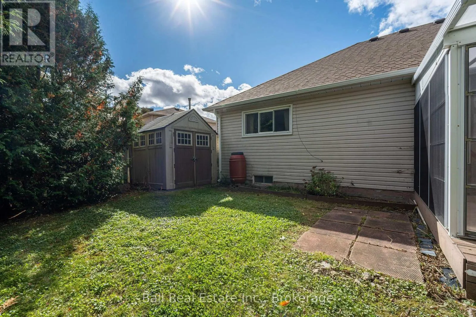 3 ELM COURT