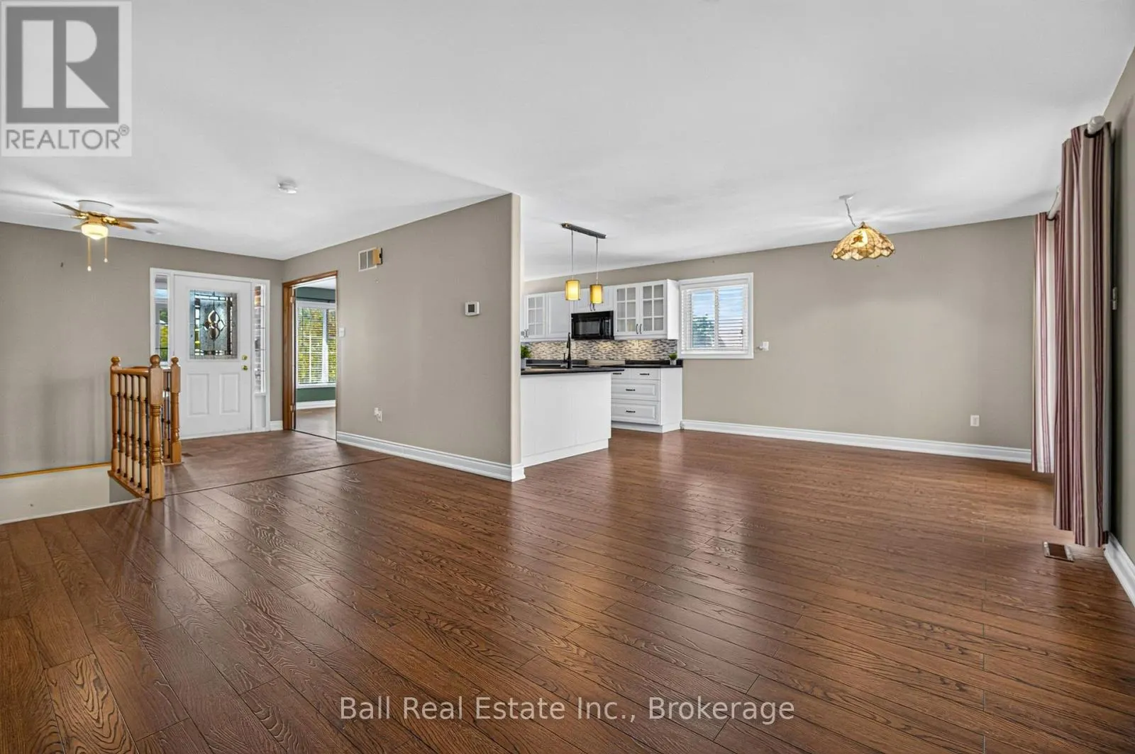 3 ELM COURT