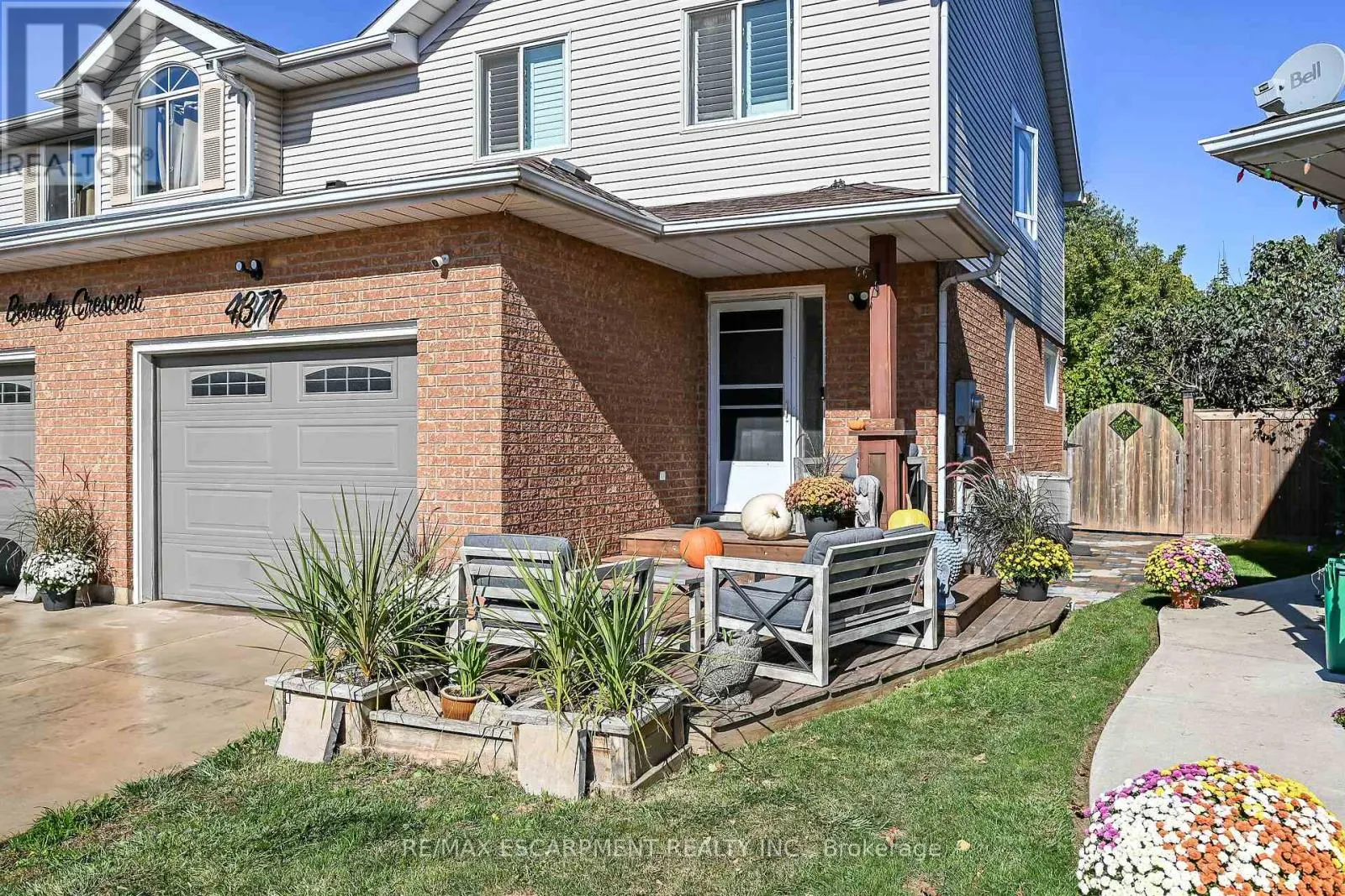 4377 BEVERLEY CRESCENT