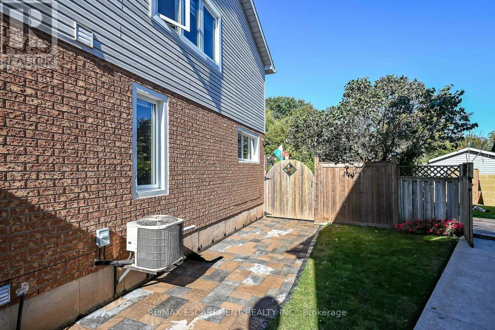 4377 BEVERLEY CRESCENT