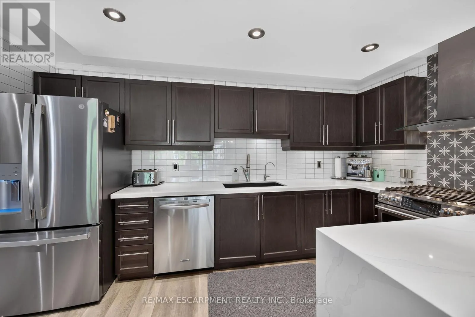 4377 BEVERLEY CRESCENT