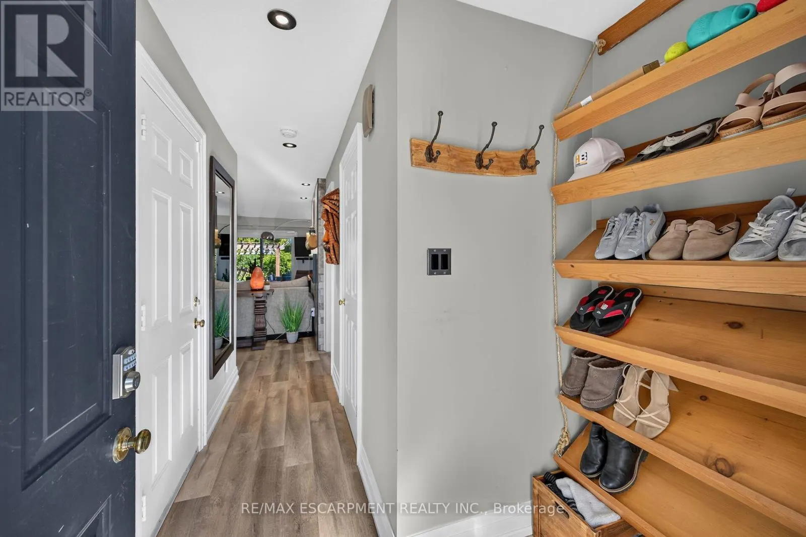 4377 BEVERLEY CRESCENT